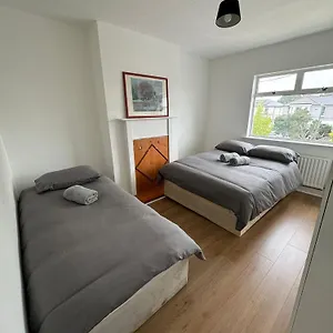 Nice Triple At 2 Iveragh Rd-7 Dublin